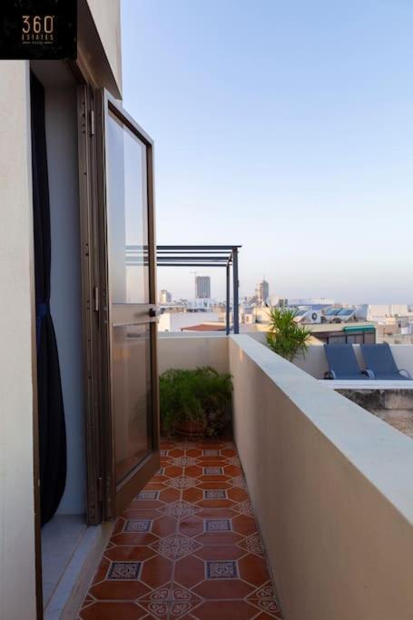 Beautiful, Typical Maltese 4Br Home With Roof Top By 360 Estates スリーマ エクステリア 写真