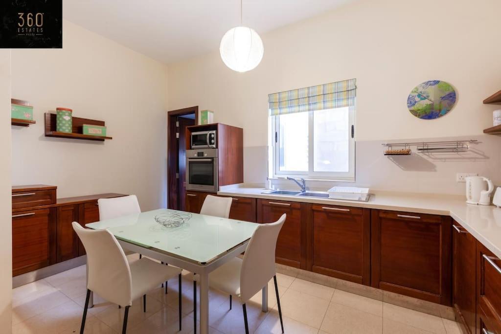 Beautiful, Typical Maltese 4Br Home With Roof Top By 360 Estates スリーマ エクステリア 写真