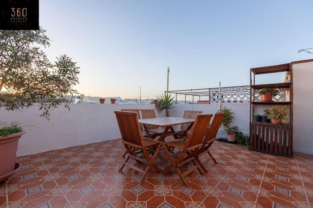 Beautiful, Typical Maltese 4Br Home With Roof Top By 360 Estates スリーマ エクステリア 写真
