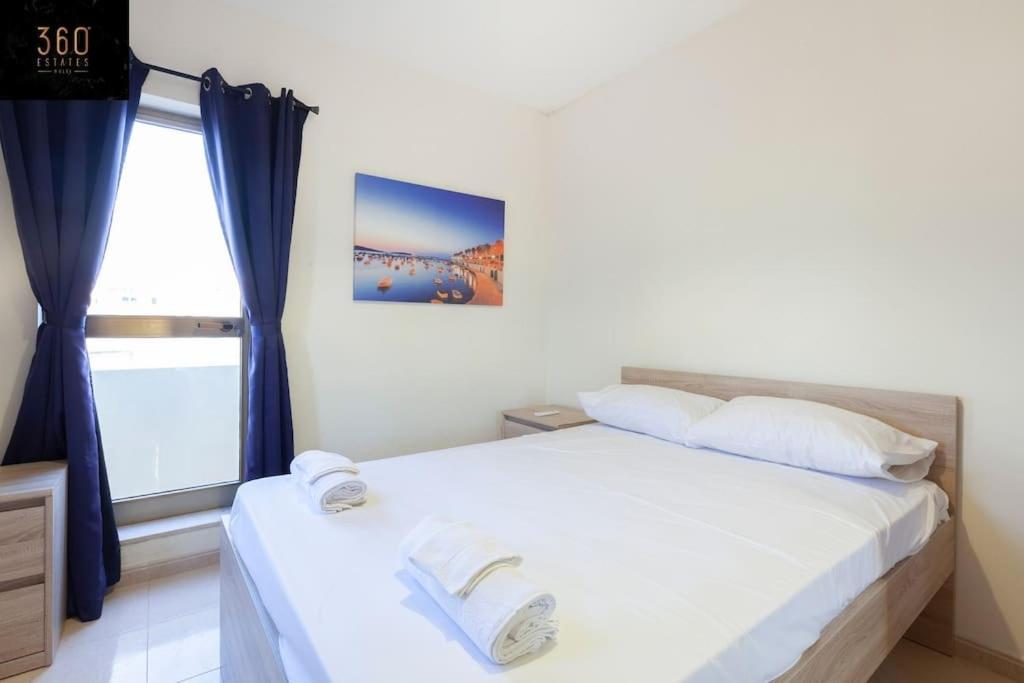 Beautiful, Typical Maltese 4Br Home With Roof Top By 360 Estates スリーマ エクステリア 写真
