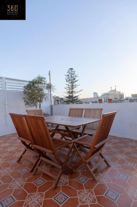 Beautiful, Typical Maltese 4Br Home With Roof Top By 360 Estates スリーマ エクステリア 写真